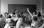 English Lesson Plan-Using Nouns: Singular and Plural